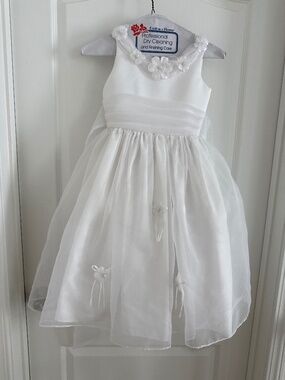 Beautiful white dress and veil for girls